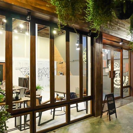 Thai Time Hostel شيانغ ماي المظهر الخارجي الصورة